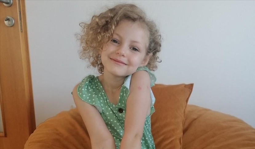 BiH: Pomozi.ba pokrenuo apel za pomoć petogodišnjoj Nadiji koja ne čuje na lijevo uho