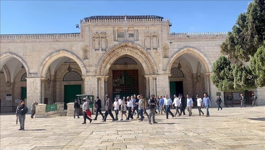 Jérusalem : des dizaines de colons refont incursion dans la mosquée al-Aqsa