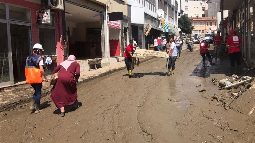 Sel felaketi yaşanan Bozkurt'ta yaralar hızla sarılmaya devam ediyor