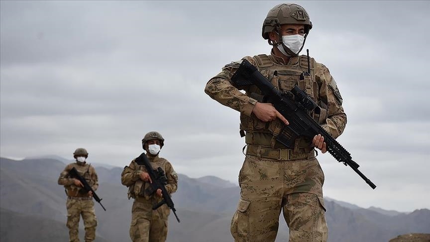 Спецназ ликвидировал 8 террористов на юго-востоке Турции