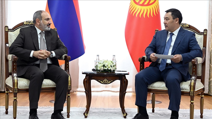 Жапаров и Пашинян провели переговоры