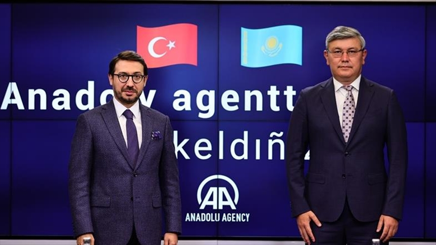 Balyozê Qazaxistanê yê Enqereyê Saparbekulî AA ziyaret kir