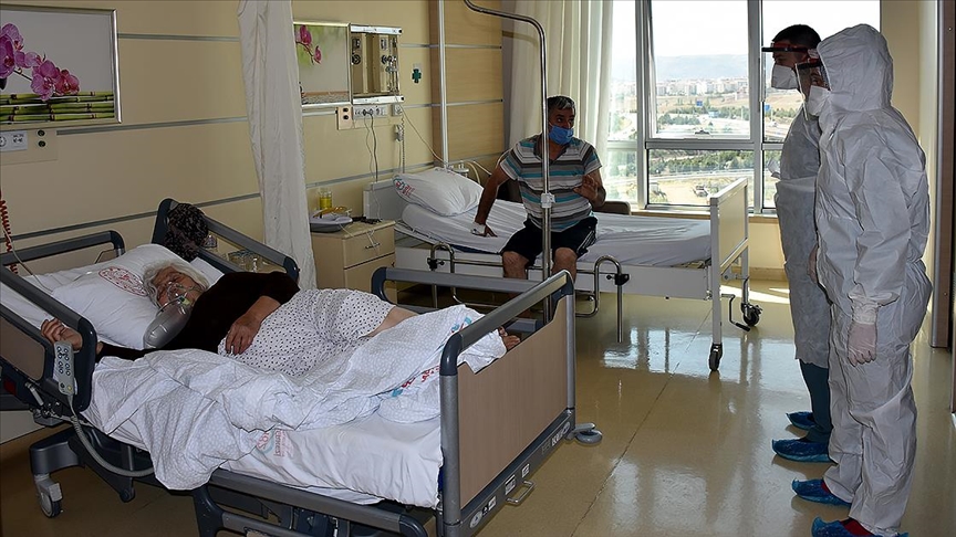 Aşı yaptırmayan 41 yaşındaki Kovid-19 hastası Dönmez: Kendim yaşadım görüyorum, aşıdan başka alternatif yok