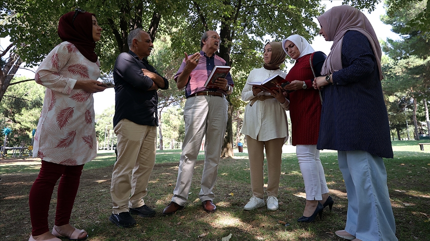 Aileleri anlattı, gönüllü yazarlar şehitlerin hikayelerini gözyaşlarıyla kaleme aldı
