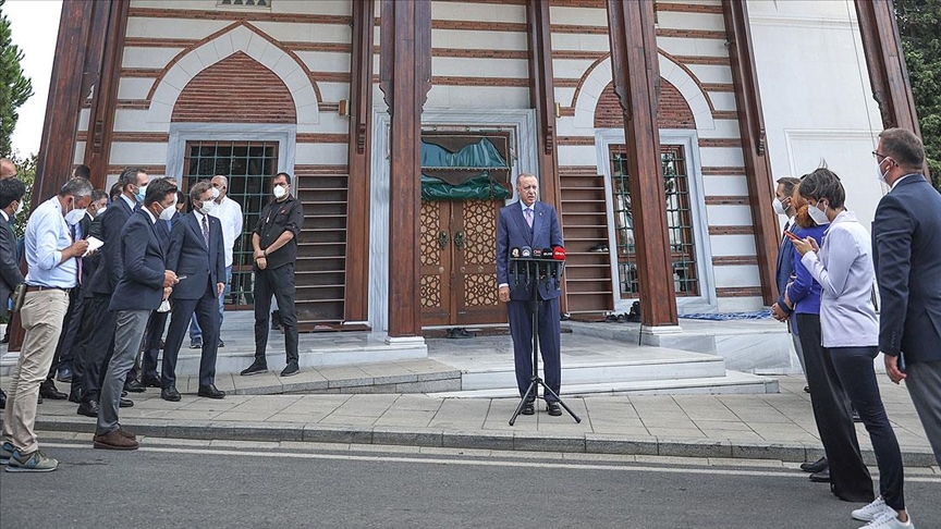 Cumhurbaşkanı Erdoğan: Türkiye'de şu anda emniyet kayıtlarımızda ve kayıt dışı 300 bin Afganistanlı göçmen söz konusudur