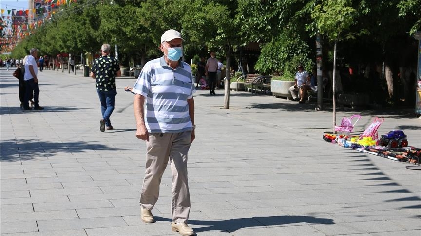 Na Kosovu četiri osobe preminule, 2.250 novozaraženih koronavirusom