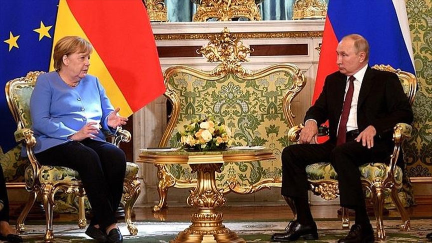 Путин не считает политическим арест Навального