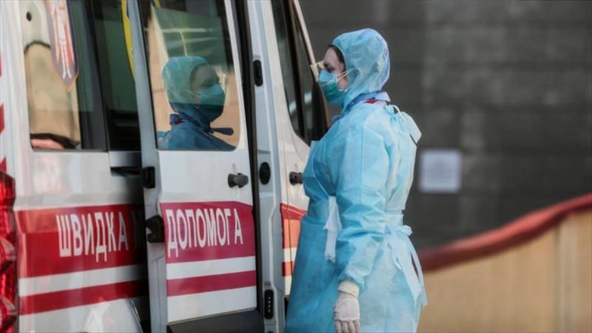 В Украине выявлено 1 600 новых случаев заражения COVID-19