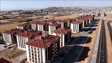 Elazığ'daki depremzedeler yeni konutlarında güvenle oturuyor