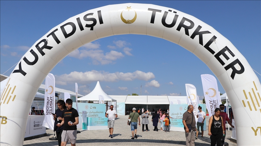 Gurbetçiler, YTB'nin Kapıkule'de oluşturduğu dinlenme ve oyun alanlarından memnun