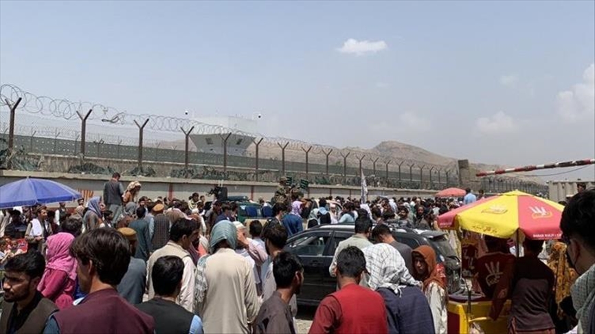 Паника и хаос: эвакуации из Кабула ожидают тысячи афганцев