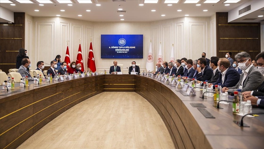 memur ve memur emeklisine 2022 de yuzde 5 7 2023 te yuzde 8 6
