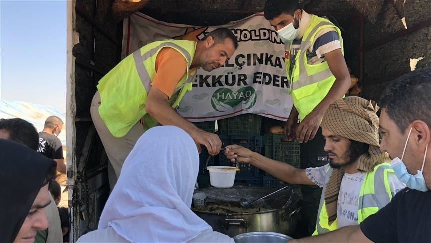Syrie : une association turque fournit des plats chauds à 1 000 Syriens par jour