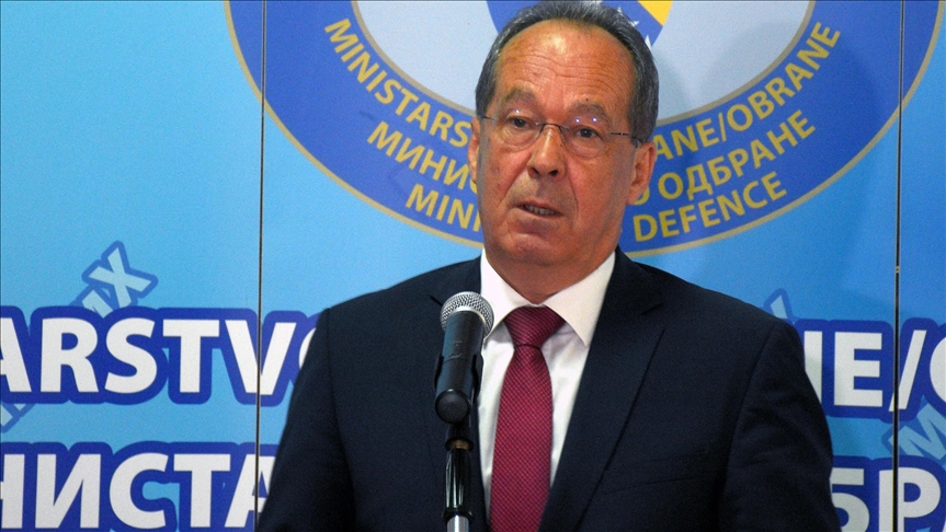 Ministar odbrane BiH Podžić: Nedostatak političke odluke razlog zašto helikopteri OS BiH ne gase požare