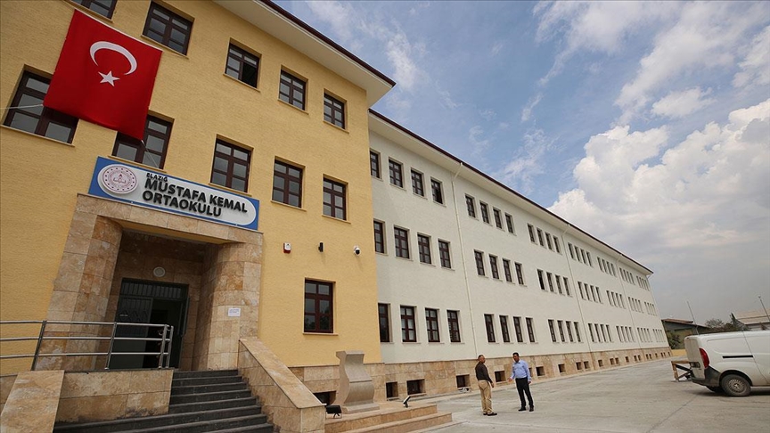 Depremin etkilediği Elazığ'da yeni okul binaları yükseliyor