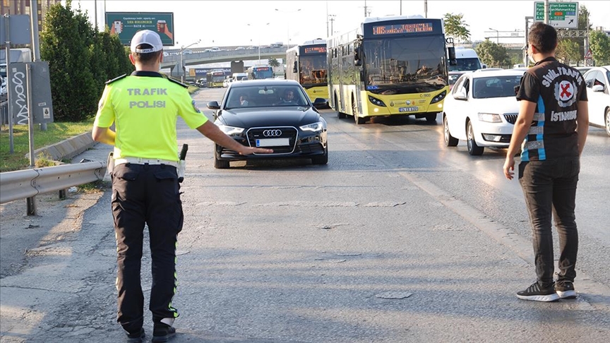 İstanbul'da 'çakarlı araç' denetimi