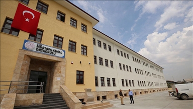 Depremin etkilediği Elazığ'da yeni okul binaları yükseliyor