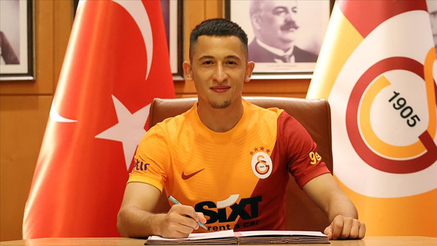 Galatasaray, Rumen futbolcu Morutan ile 5 yıllık sözleşme imzaladı