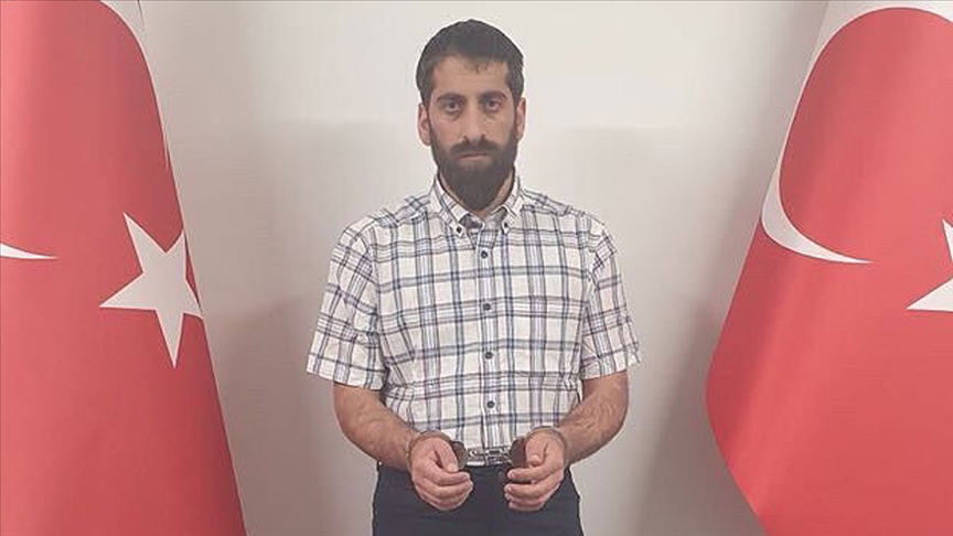 MİTin operasyonuyla Türkiyeye getirilen terörist Ağrıda tutuklandı MİTin operasyonuyla Türkiyeye getirilen terörist Ağrıda tutuklandı