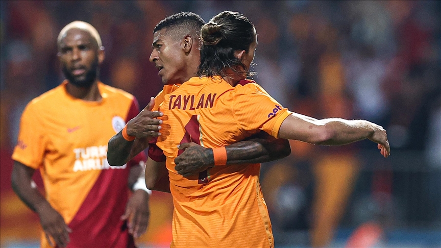 Galatasaray UEFA Avrupa Liginde gruplara kaldı