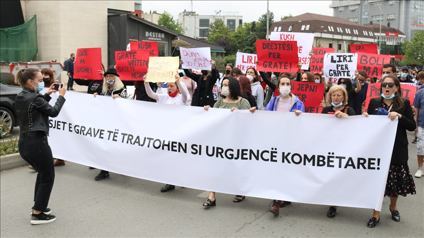 Kosovë, mbahet marsh protestues në mbrojtje të jetëve të grave