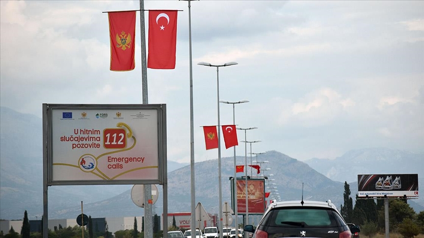 Podgorica: Zastave Crne Gore i Turske uoči dolaska Erdogana
