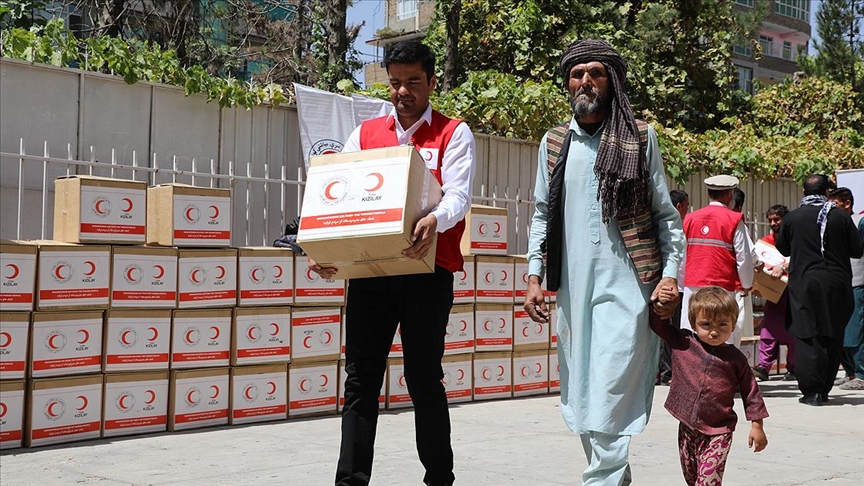 Türk Kızılaydan Afganistandaki mağdur ailelere yardım