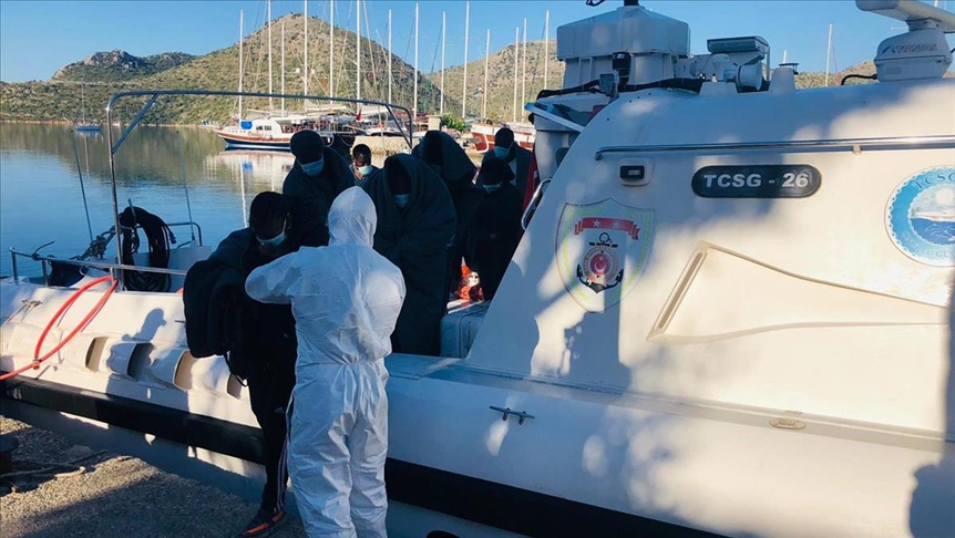 At least 70 irregular migrants rescued by Turkey in Aegean Sea