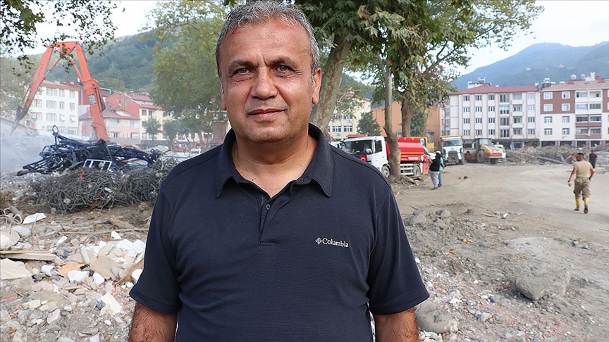 Bozkurt Belediye Başkanı Yanıkın selden son anda kurtulduğu görüntüler ortaya çıktı