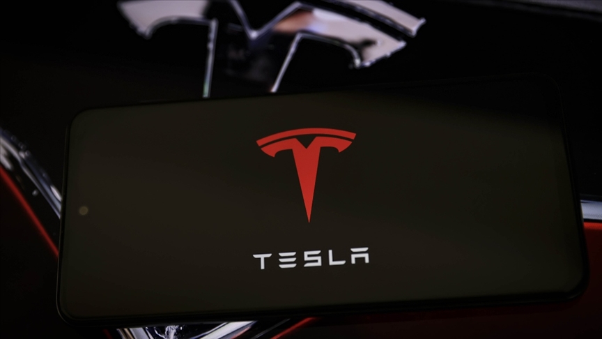 ABDnin Florida eyaletinde gelişmiş sürücü destek sistemi bulunan Tesla, iki araca çarptı
