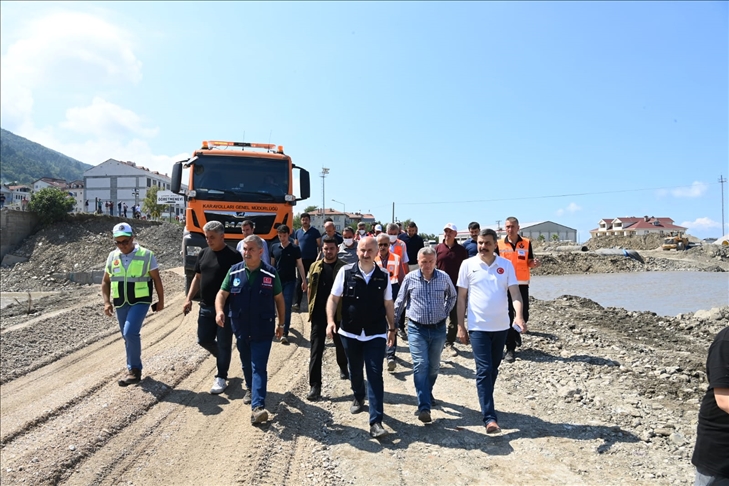 Bakan Karaismailoğlu: Sel felaketinin ardından tüm yol kesimindeki hasarları tamamen giderdik