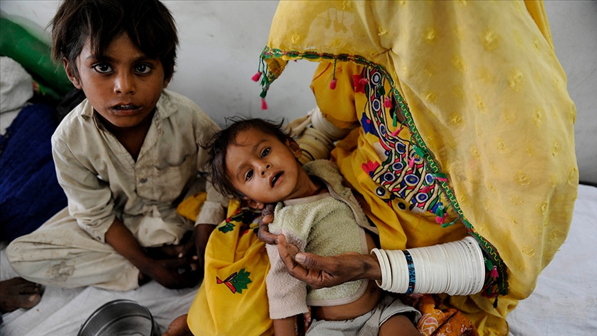 Hindistanın Firozabad şehrinde gizemli yüksek ateşten 12 çocuk daha hayatını kaybetti