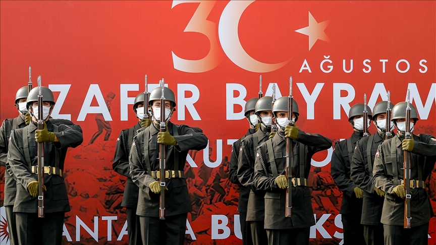 تركيا تحتفل بعيد النصر على الحلفاء