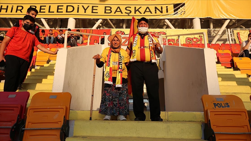 Maço Baba ve Fatma Nine Yeni Malatyasporla tekrar buluşmanın mutluluğunu yaşıyor