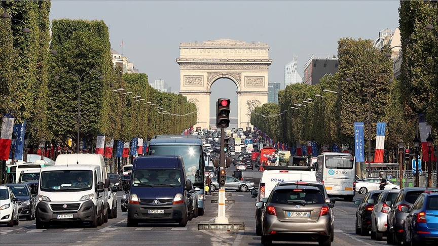 Fransada otomobil pazarı 1970lerden bu yana en düşük seviyesinde