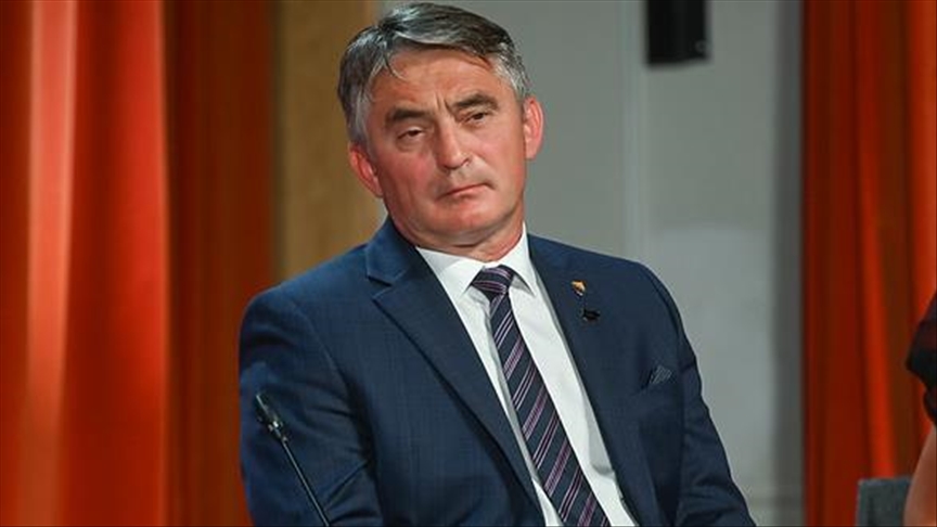Komšić na Bledu: Niko u BiH neće biti manje Bošnjak, Srbin ili Hrvat ako se odustane od principa konstitutivnosti
