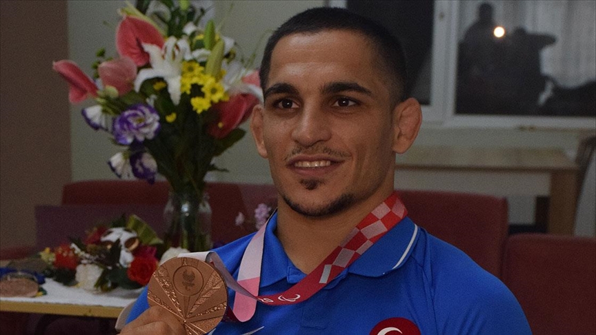 Milli judocu Recep Çiftçi Tokyoda kazandığı bronz madalyanın mutluluğunu yaşıyor
