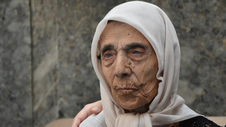 Asırlık nine 104üncü yaşını huzurevinde kutladı