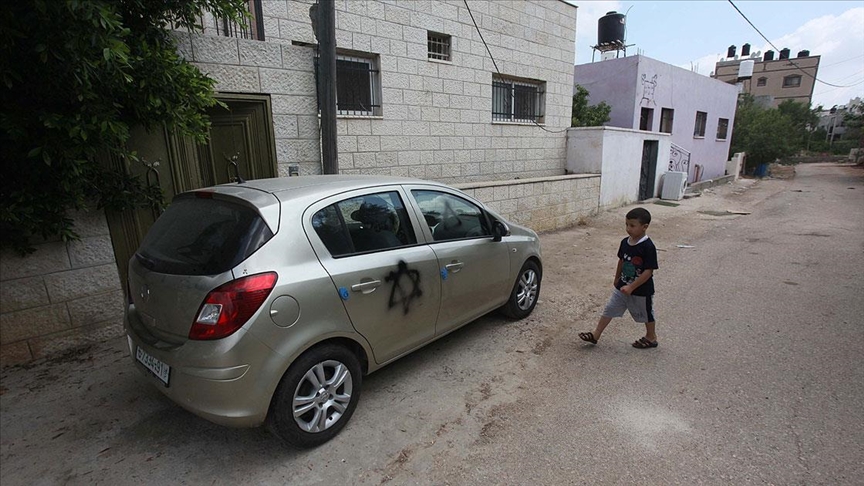 Yahudi yerleşimcilerden Batı Şeria’da Filistinlilerin ev ve araçlarına saldırı