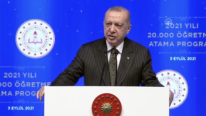 CANLI - Cumhurbaşkanı Erdoğan: Okullarımızda görev yapan öğretmen sayımız 1 milyon 137 bini bulacak