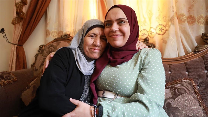 أنهار الديك للأناضول: إسرائيل حاولت قتلي وكدت أفقد جنيني (حوار )
