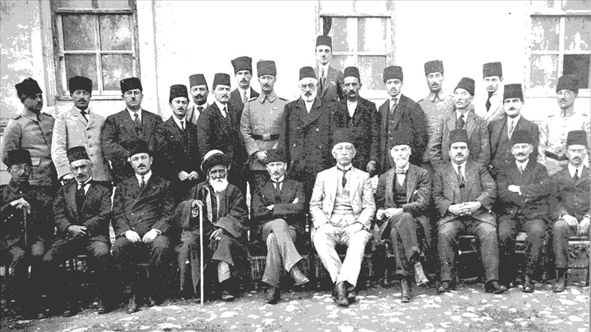 Türkiye Cumhuriyeti'nin temellerinin atıldığı tarihi kongrenin üzerinden 102 yıl geçti