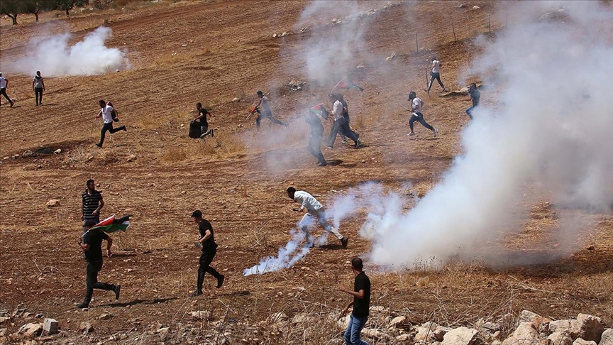 İsrail güçleri Yahudi yerleşim birimi karşıtı gösterilere müdahale ederek 12 Filistinliyi yaraladı