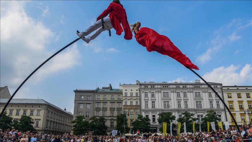 Poljska: Građani uživali u izvedbama belgijskih akrobata