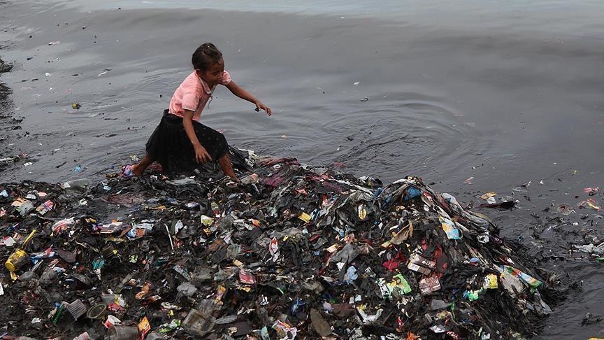 Water pollution kills 12 in DR Congo