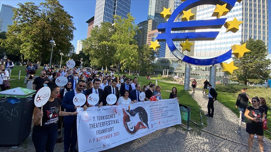 Frankfurtta Göçün 60ıncı Yılı Korteji düzenlendi