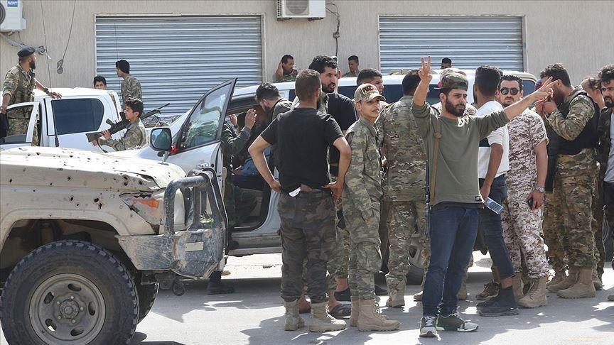 Libi, forcat e Haftarit lirojnë 8 pengje nga forcat e qeverisë