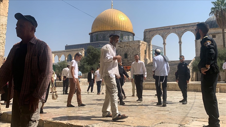 Hamas calls for protests against settler incursions into Al-Aqsa