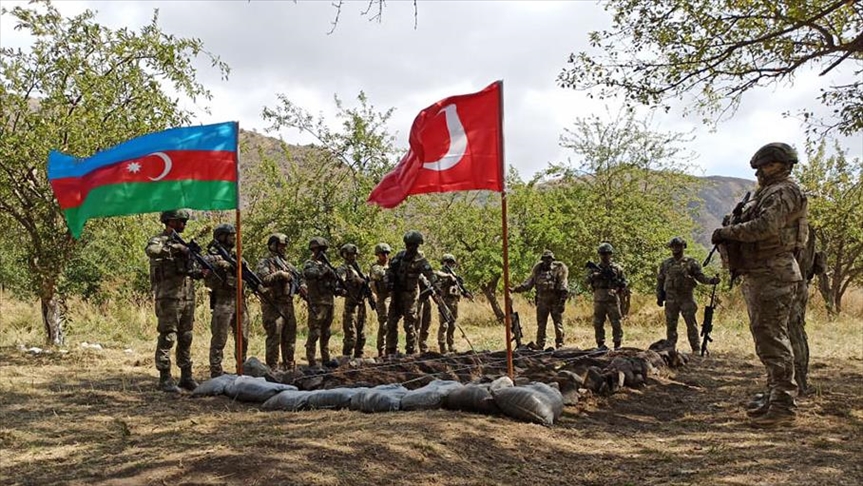 Türkiye ve Azerbaycan, işgalden kurtarılan Laçında ortak askeri tatbikata başladı