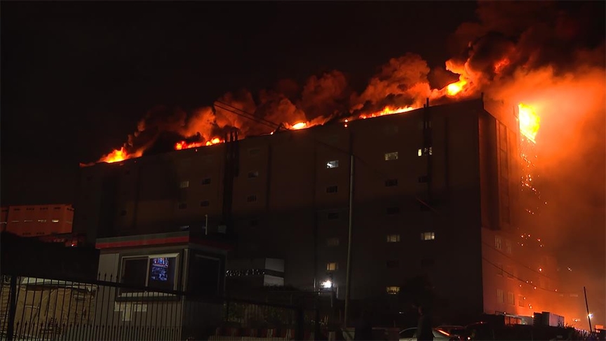 İstanbul’da bir iş yerinde çıkan yangın kontrol altına alındı